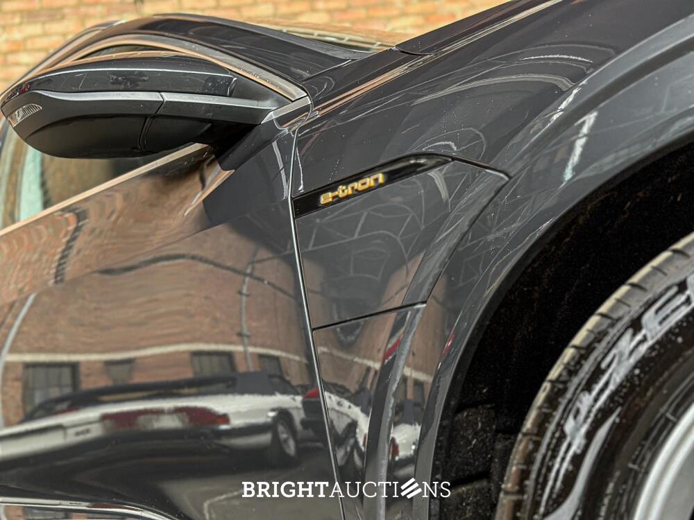 Audi e-tron 50 Quattro Launch Edition 71 kWh 313pk 2020 (Origineel-NL & 1e Eigenaar), J-840-LR