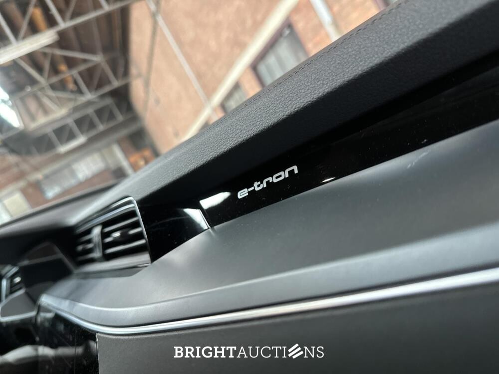 Audi e-tron 50 Quattro Launch Edition 71 kWh 313pk 2020 (Origineel-NL & 1e Eigenaar), J-840-LR