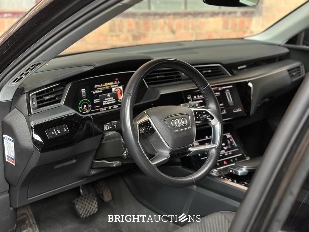 Audi e-tron 50 Quattro Launch Edition 71 kWh 313pk 2020 (Origineel-NL & 1e Eigenaar), J-840-LR