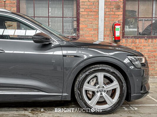 Audi e-tron 50 Quattro Launch Edition 71 kWh 313pk 2020 (Origineel-NL & 1e Eigenaar), J-840-LR