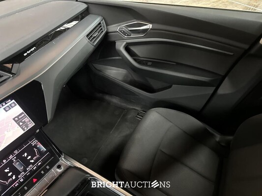 Audi e-tron 50 Quattro Launch Edition 71 kWh 313pk 2020 (Origineel-NL & 1e Eigenaar), J-840-LR