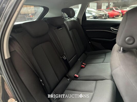 Audi e-tron 50 Quattro Launch Edition 71 kWh 313pk 2020 (Origineel-NL & 1e Eigenaar), J-840-LR