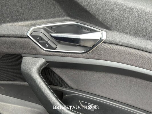 Audi e-tron 50 Quattro Launch Edition 71 kWh 313pk 2020 (Origineel-NL & 1e Eigenaar), J-840-LR