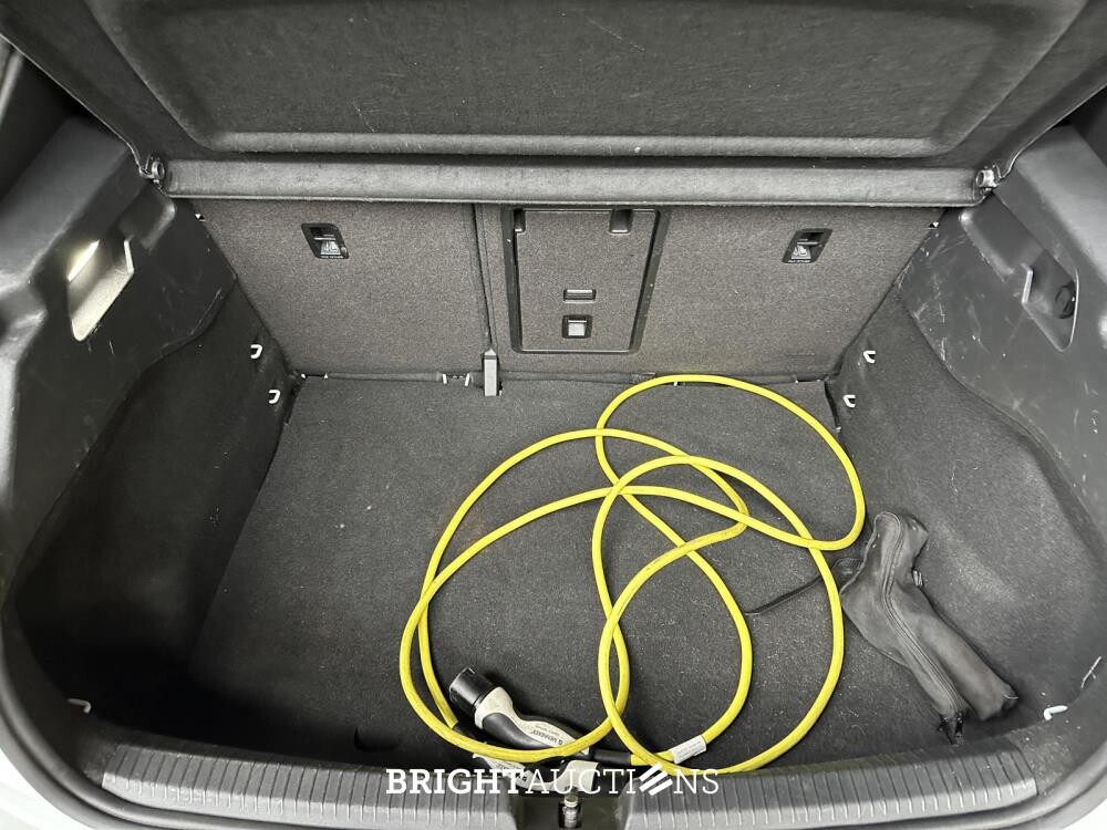 Volkswagen ID.3 First Plus 58 kWh 204pk 2020 (Origineel-NL & 1e Eigenaar), J-275-SK