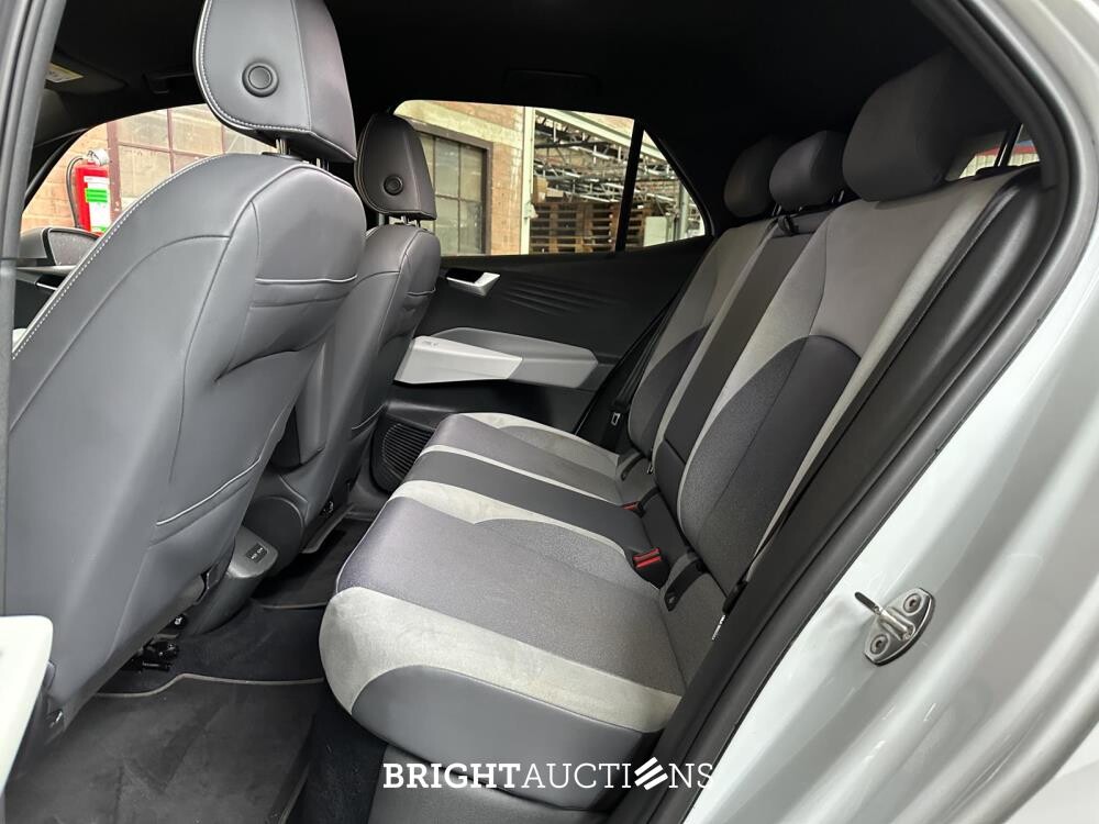 Volkswagen ID.3 First Plus 58 kWh 204pk 2020 (Origineel-NL & 1e Eigenaar), J-275-SK