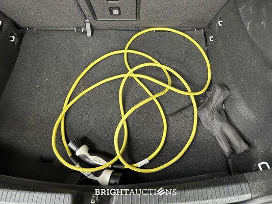 Volkswagen ID.3 First Plus 58 kWh 204pk 2020 (Origineel-NL & 1e Eigenaar), J-275-SK