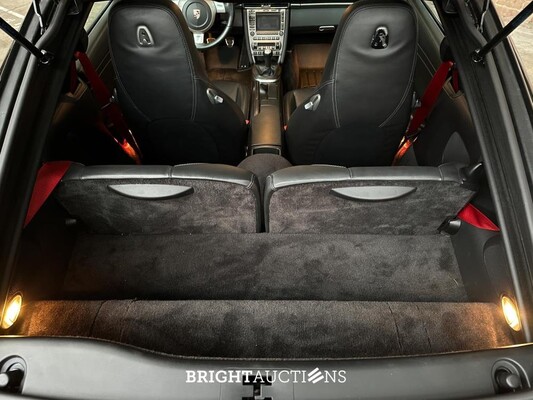 Porsche 911 Targa 4S 997 -Handgeschakeld- 381pk 2008 Youngtimer -Triple Black & Red Belts-