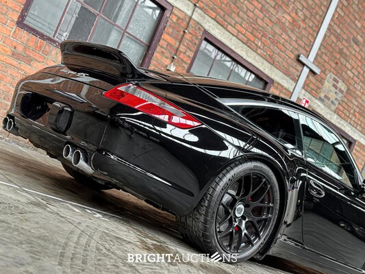 Porsche 911 Targa 4S 997 -Handgeschakeld- 381pk 2008 Youngtimer -Triple Black & Red Belts-