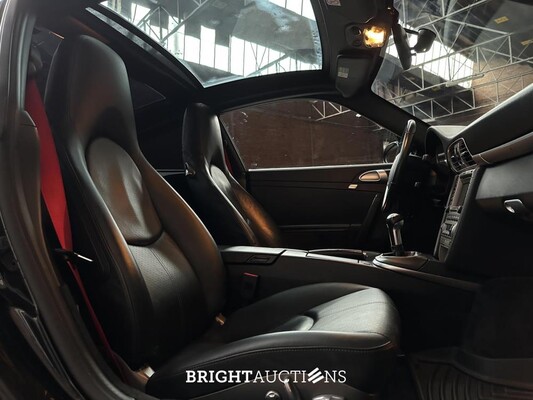 Porsche 911 Targa 4S 997 -Handgeschakeld- 381pk 2008 Youngtimer -Triple Black & Red Belts-