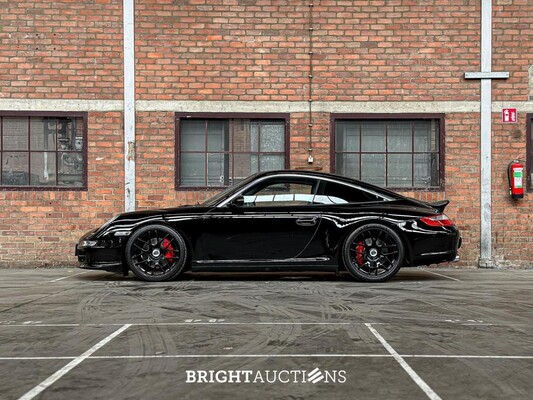 Porsche 911 Targa 4S 997 -Handgeschakeld- 381pk 2008 Youngtimer -Triple Black & Red Belts-