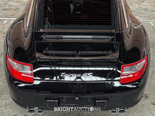 Porsche 911 Targa 4S 997 -Handgeschakeld- 381pk 2008 Youngtimer -Triple Black & Red Belts-