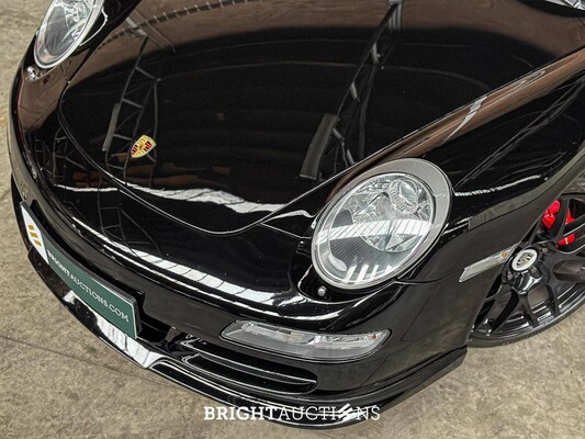 Porsche 911 Targa 4S 997 -Handgeschakeld- 381pk 2008 Youngtimer -Triple Black & Red Belts-