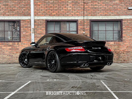 Porsche 911 Targa 4S 997 -Handgeschakeld- 381pk 2008 Youngtimer -Triple Black & Red Belts-