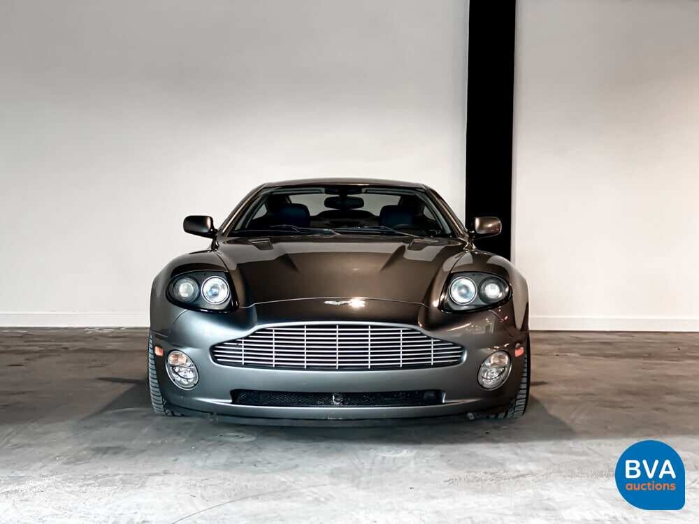 Aston Martin Vanquish 5.9 V12 466hp 2003.