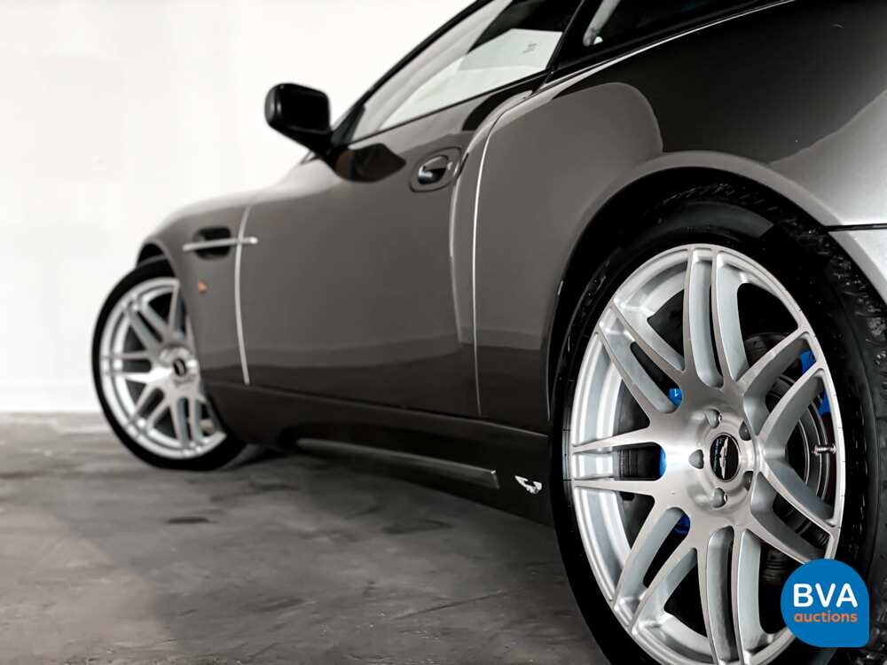 Aston Martin Vanquish 5.9 V12 466hp 2003.