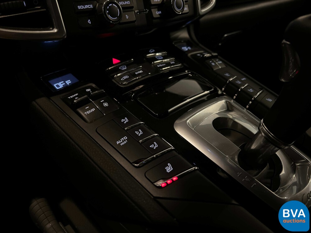 Porsche Cayenne S E-Hybrid 416pk 2015 Plug-In Hybrid FACELIFT -Org. NL-, HG-725-D.