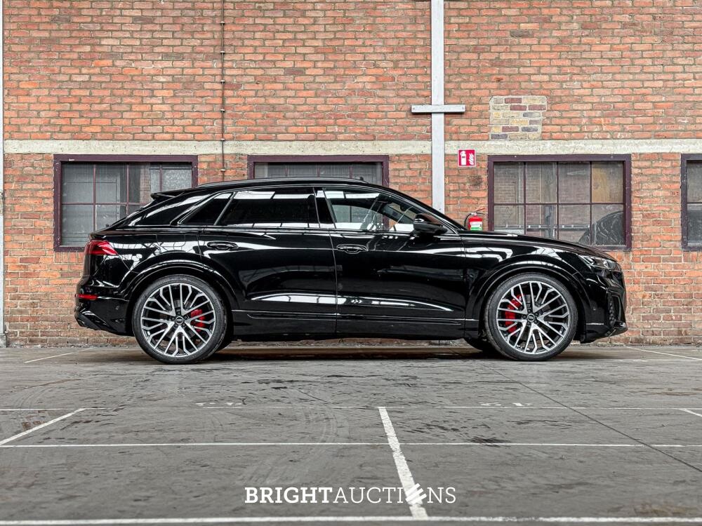 Audi Q8 60 TFSIe Quattro S-Line 490hp 2025 Plug-In Hybrid Manufacturer's Warranty