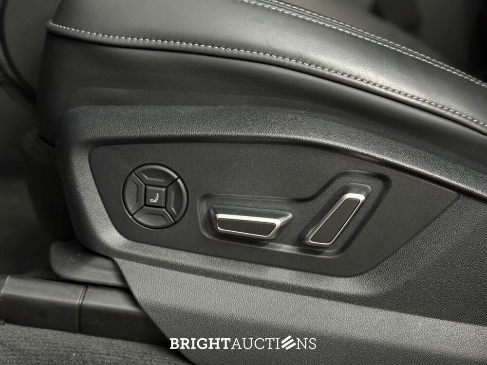 Audi Q8 60 TFSIe Quattro S-Line 490hp 2025 Plug-In Hybrid Manufacturer's Warranty