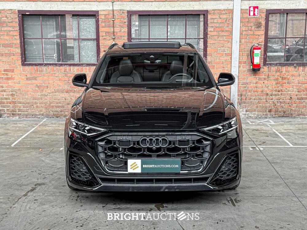 Audi Q8 60 TFSIe Quattro S-Line 490hp 2025 Plug-In Hybrid Manufacturer's Warranty