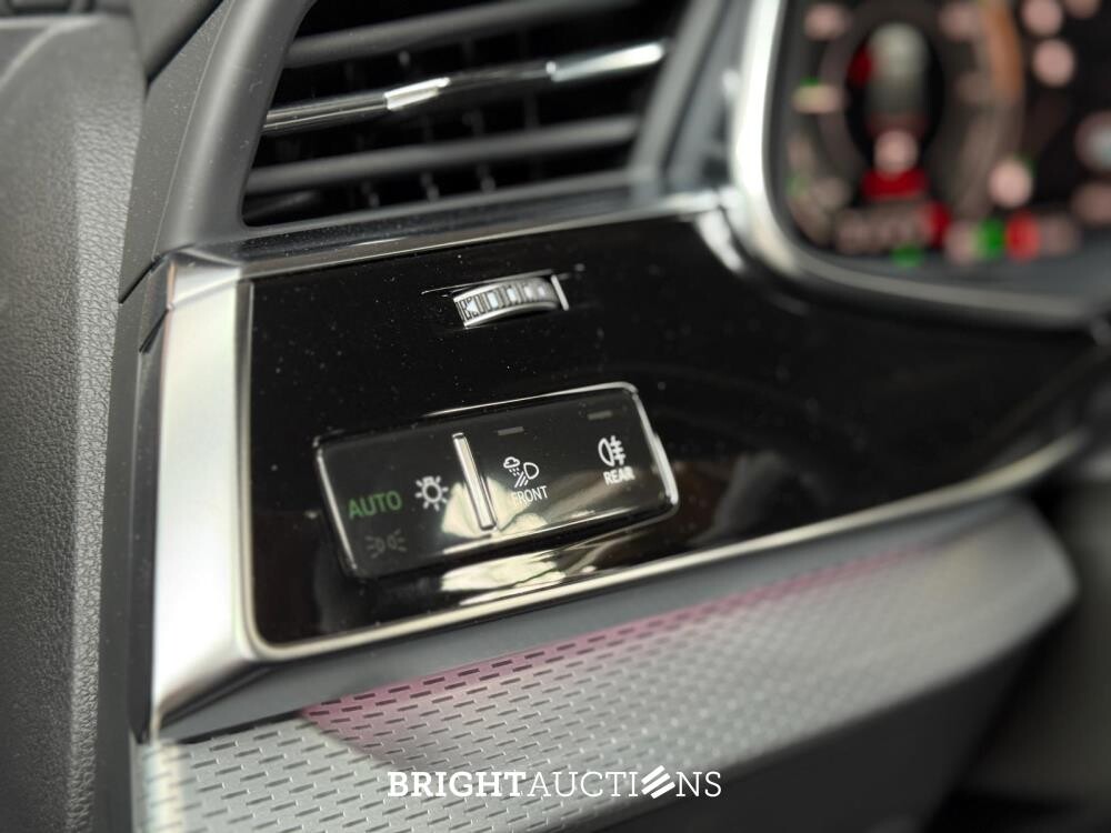 Audi Q8 60 TFSIe Quattro S-Line 490hp 2025 Plug-In Hybrid Manufacturer's Warranty