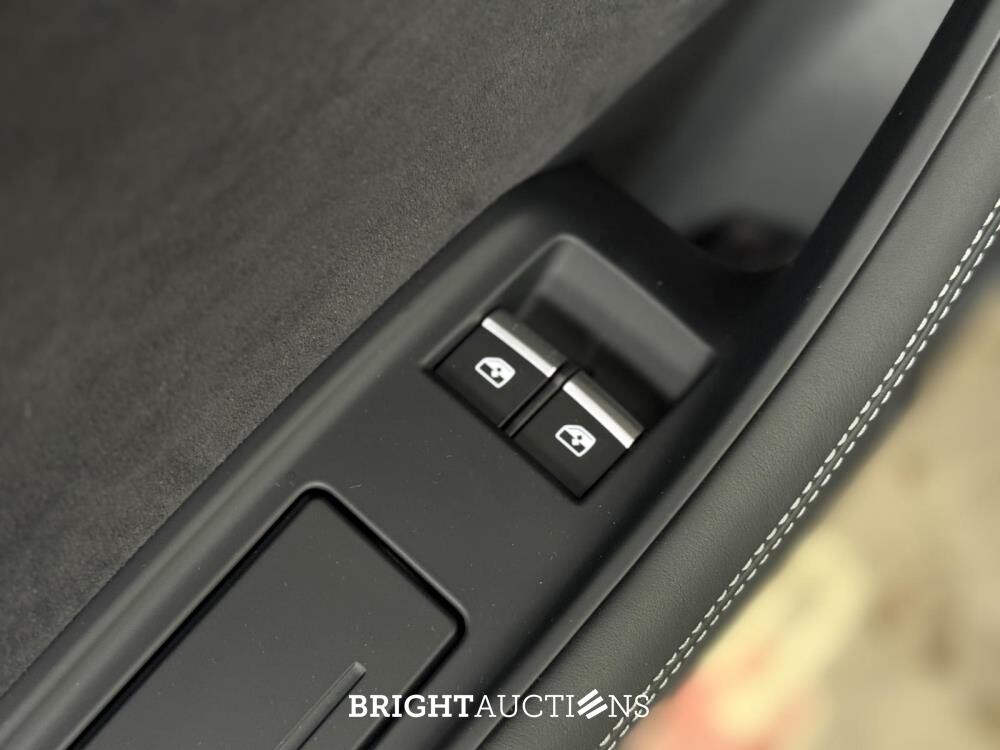 Audi Q8 60 TFSIe Quattro S-Line 490hp 2025 Plug-In Hybrid Manufacturer's Warranty