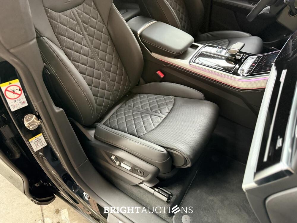 Audi Q8 60 TFSIe Quattro S-Line 490hp 2025 Plug-In Hybrid Manufacturer's Warranty