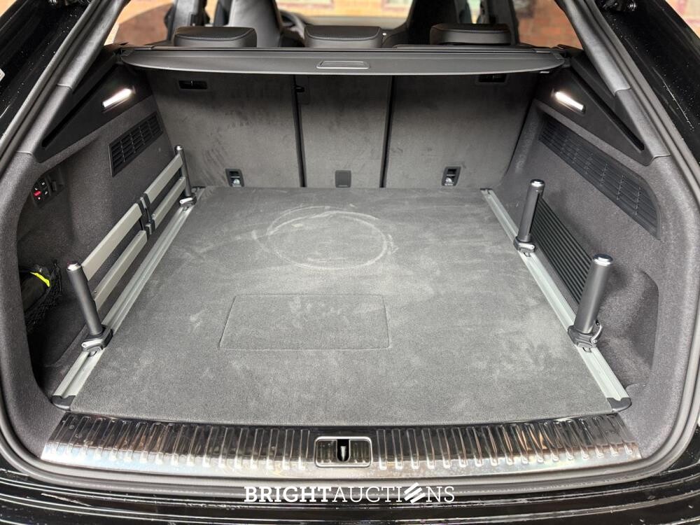 Audi Q8 60 TFSIe Quattro S-Line 490hp 2025 Plug-In Hybrid Manufacturer's Warranty