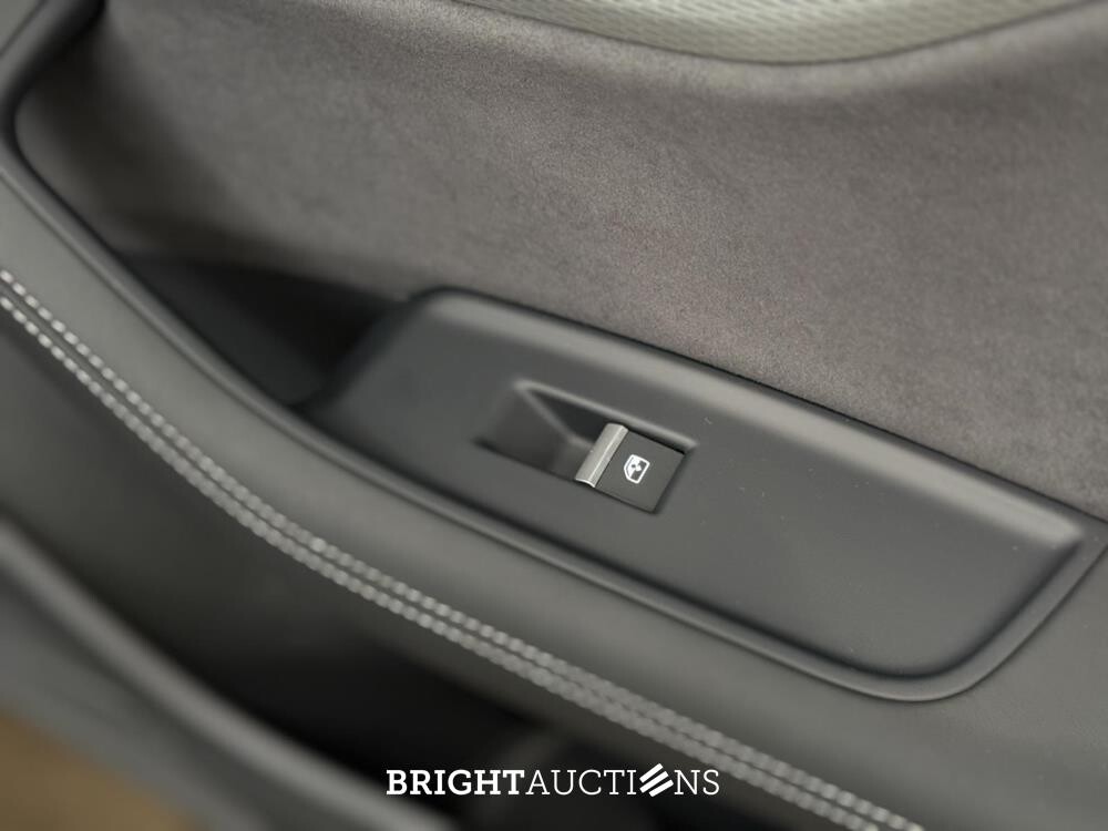 Audi Q8 60 TFSIe Quattro S-Line 490hp 2025 Plug-In Hybrid Manufacturer's Warranty