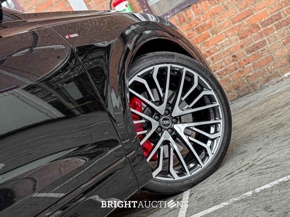 Audi Q8 60 TFSIe Quattro S-Line 490hp 2025 Plug-In Hybrid Manufacturer's Warranty