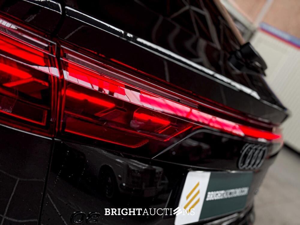 Audi Q8 60 TFSIe Quattro S-Line 490hp 2025 Plug-In Hybrid Manufacturer's Warranty