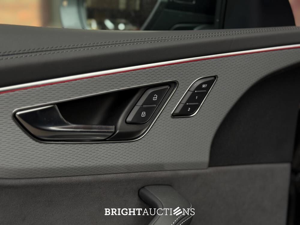 Audi Q8 60 TFSIe Quattro S-Line 490hp 2025 Plug-In Hybrid Manufacturer's Warranty