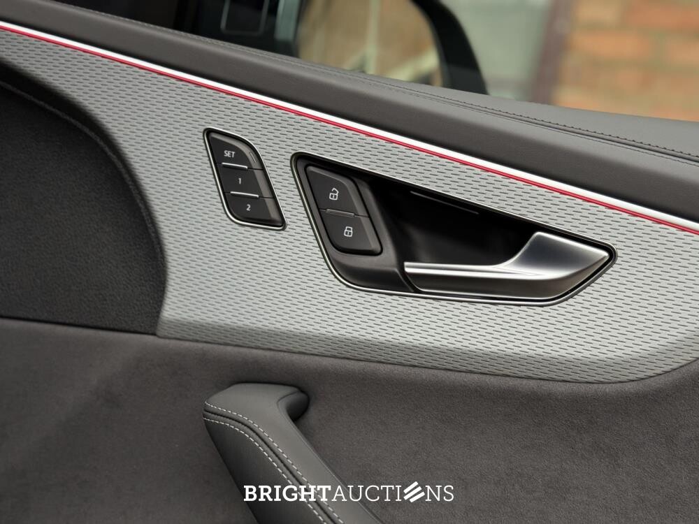 Audi Q8 60 TFSIe Quattro S-Line 490hp 2025 Plug-In Hybrid Manufacturer's Warranty