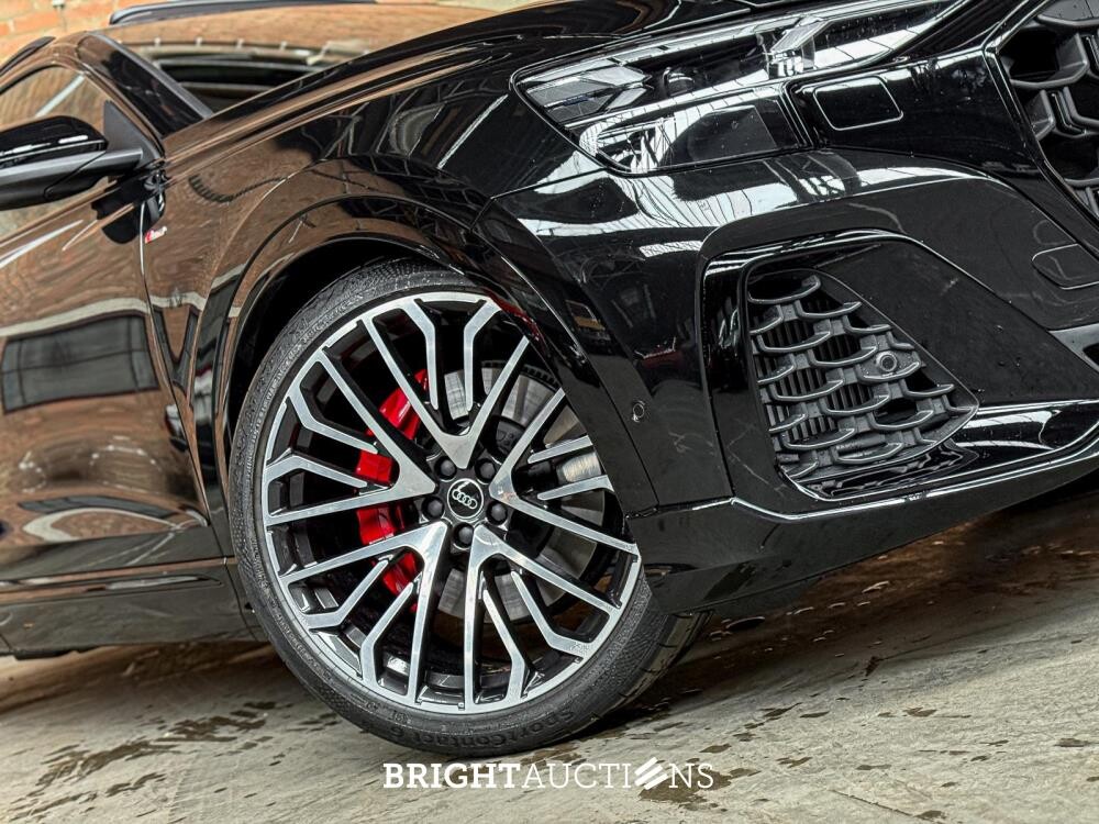 Audi Q8 60 TFSIe Quattro S-Line 490hp 2025 Plug-In Hybrid Manufacturer's Warranty