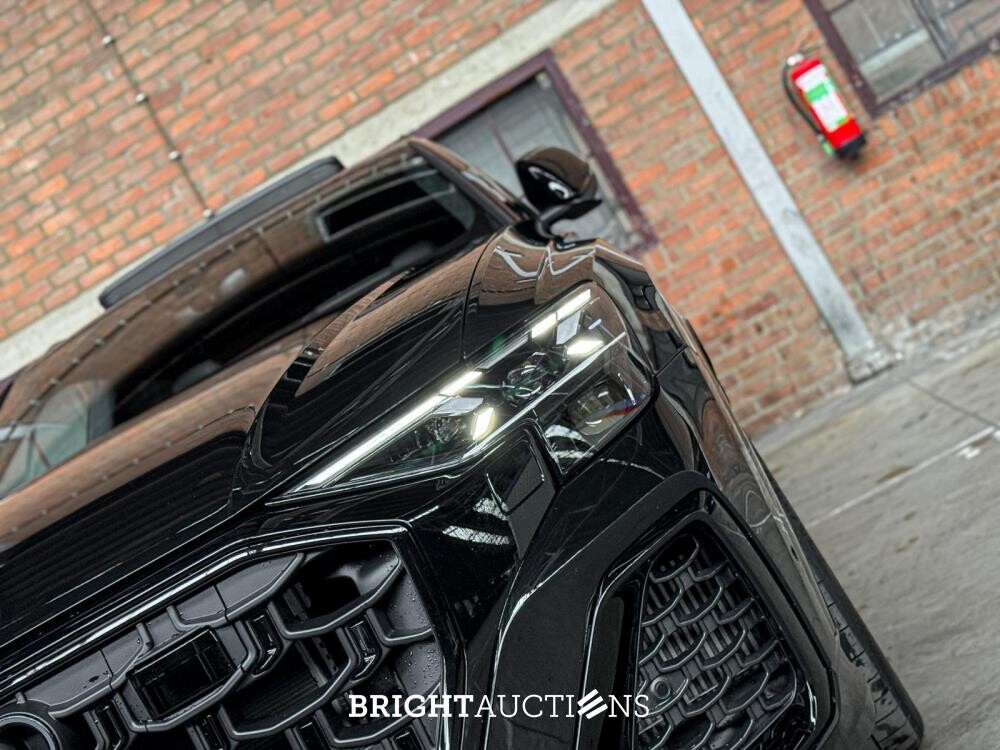 Audi Q8 60 TFSIe Quattro S-Line 490hp 2025 Plug-In Hybrid Manufacturer's Warranty