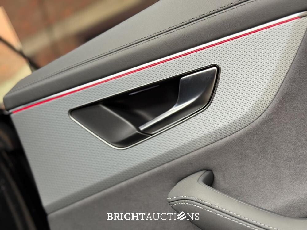 Audi Q8 60 TFSIe Quattro S-Line 490hp 2025 Plug-In Hybrid Manufacturer's Warranty