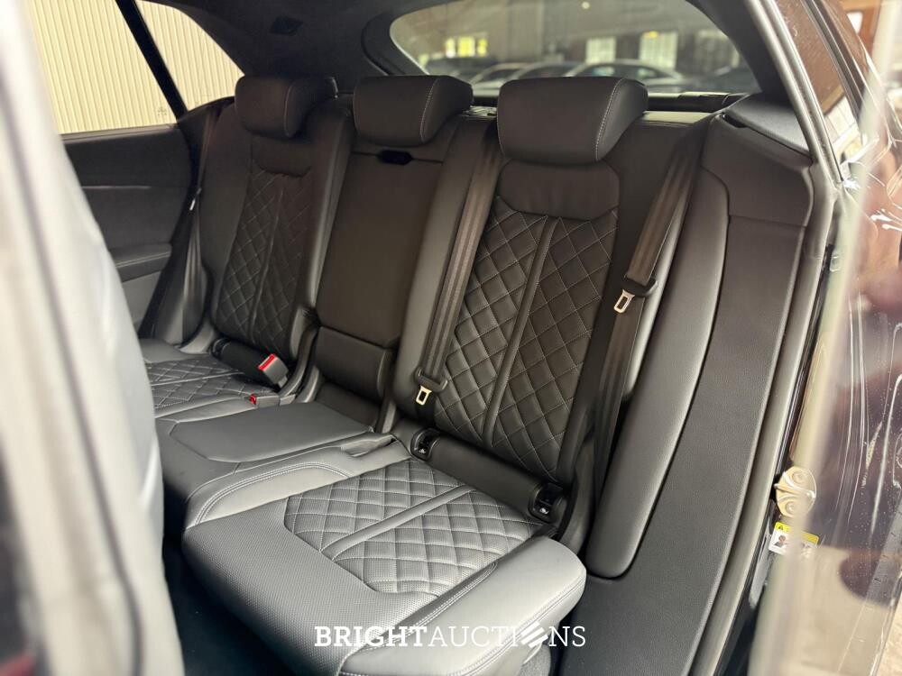 Audi Q8 60 TFSIe Quattro S-Line 490hp 2025 Plug-In Hybrid Manufacturer's Warranty
