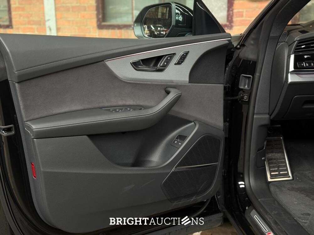 Audi Q8 60 TFSIe Quattro S-Line 490hp 2025 Plug-In Hybrid Manufacturer's Warranty