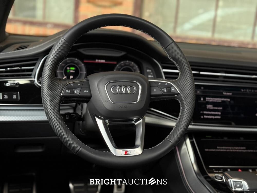 Audi Q8 60 TFSIe Quattro S-Line 490hp 2025 Plug-In Hybrid Manufacturer's Warranty