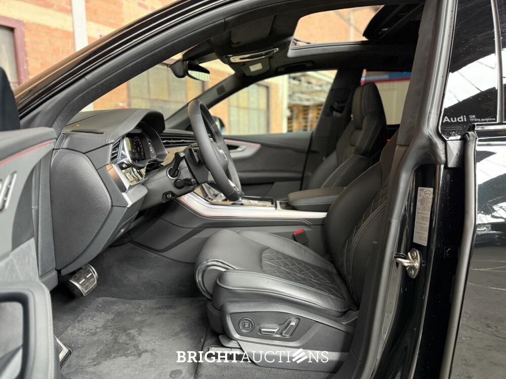 Audi Q8 60 TFSIe Quattro S-Line 490hp 2025 Plug-In Hybrid Manufacturer's Warranty
