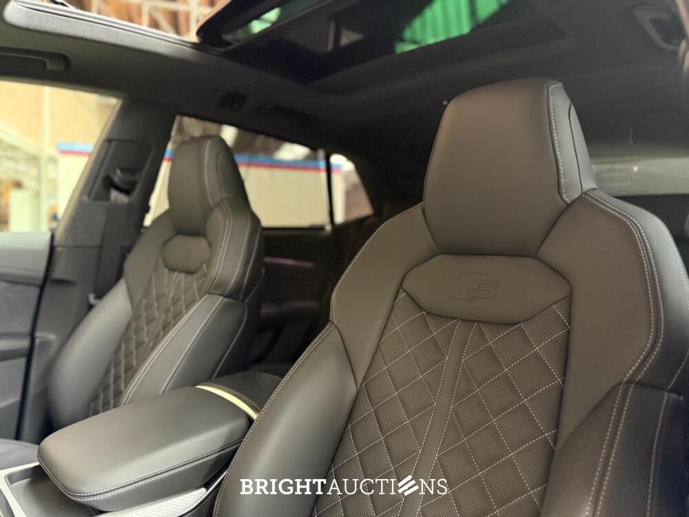 Audi Q8 60 TFSIe Quattro S-Line 490hp 2025 Plug-In Hybrid Manufacturer's Warranty