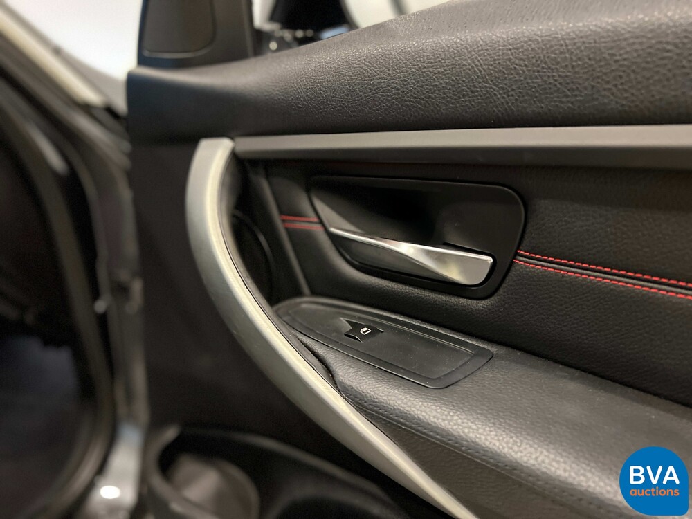 BMW ActiveHybrid 3 F30 335i Sedan 340pk 3-Serie 2013