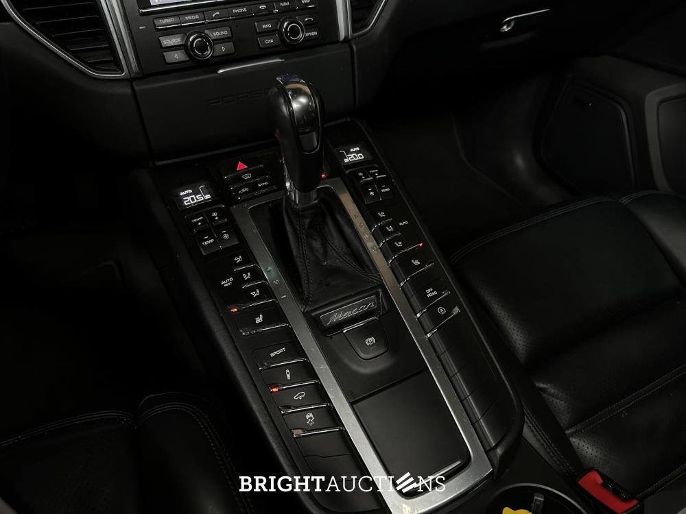 Porsche Macan Turbo 3.6 V6 400pk 2014 (Origineel-NL & 1e Eigenaar), 6-XSG-36