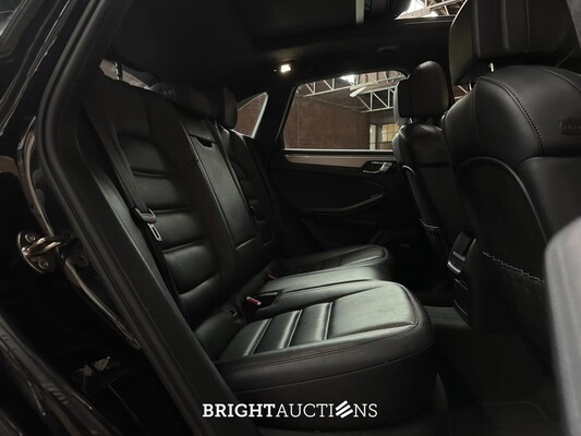 Porsche Macan Turbo 3.5 V6 400pk 2014 (Origineel-NL & 1e Eigenaar), 6-XSG-36
