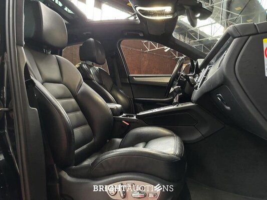 Porsche Macan Turbo 3.5 V6 400pk 2014 (Origineel-NL & 1e Eigenaar), 6-XSG-36