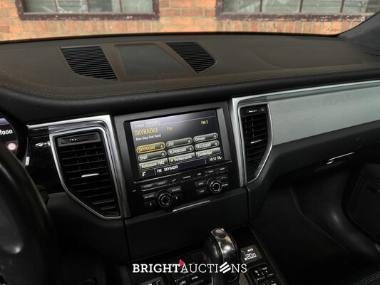Porsche Macan Turbo 3.5 V6 400pk 2014 (Origineel-NL & 1e Eigenaar), 6-XSG-36
