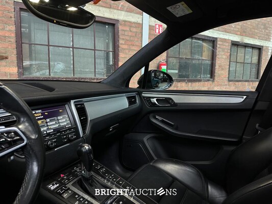 Porsche Macan Turbo 3.5 V6 400pk 2014 (Origineel-NL & 1e Eigenaar), 6-XSG-36