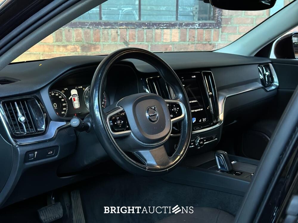 Volvo V60 2.0 B3 Momentum Advantage 163PK 2021 (Origineel-NL+1e eigenaar), K-788-LP