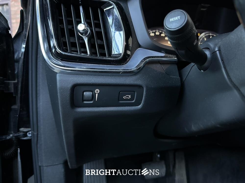 Volvo V60 2.0 B3 Momentum Advantage 163PK 2021 (Origineel-NL+1e eigenaar), K-788-LP