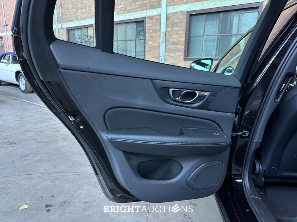 Volvo V60 2.0 B3 Momentum Advantage 163PK 2021 (Origineel-NL+1e eigenaar), K-788-LP