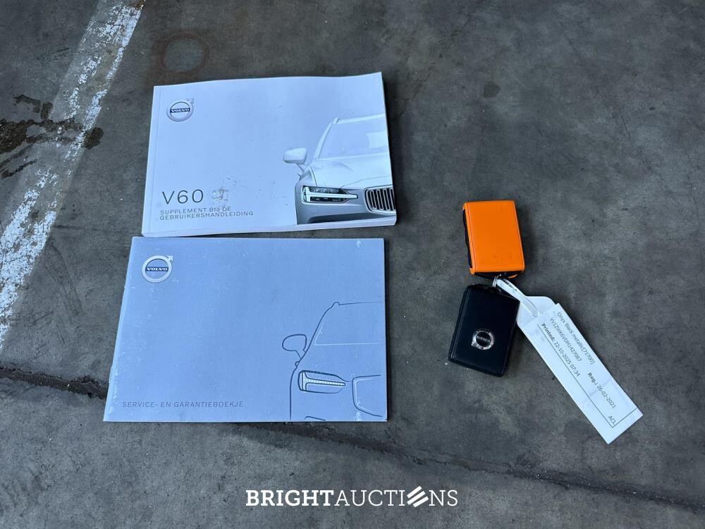 Volvo V60 2.0 B3 Momentum Advantage 163PK 2021 (Origineel-NL+1e eigenaar), K-788-LP